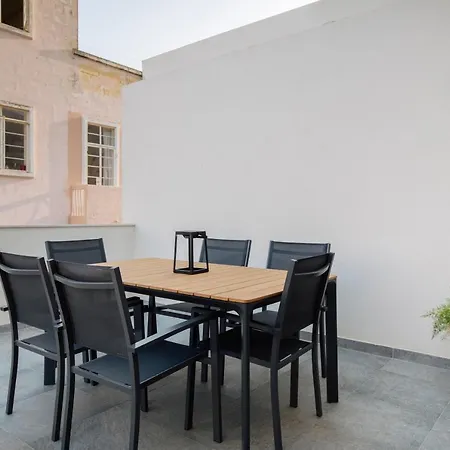 Apartment 3br Penthouse With Huge Terrace - Sliema, Triq Trofimu *