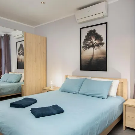 3br Penthouse With Huge Terrace - Sliema, Triq Trofimu Apartment Sliema