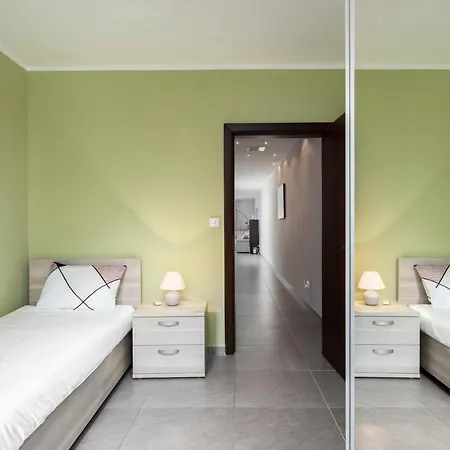 3br Penthouse With Huge Terrace - Sliema, Triq Trofimu Apartment *