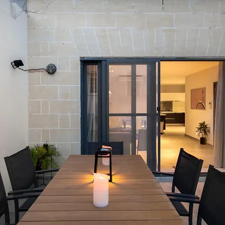 3br Penthouse With Huge Terrace - Sliema, Triq Trofimu * Sliema