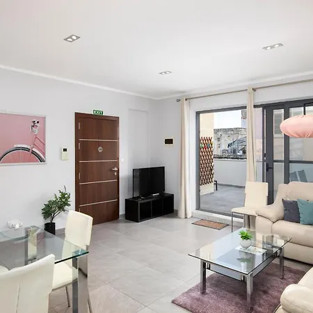 Apartamento 3br Penthouse With Huge Terrace - Sliema, Triq Trofimu