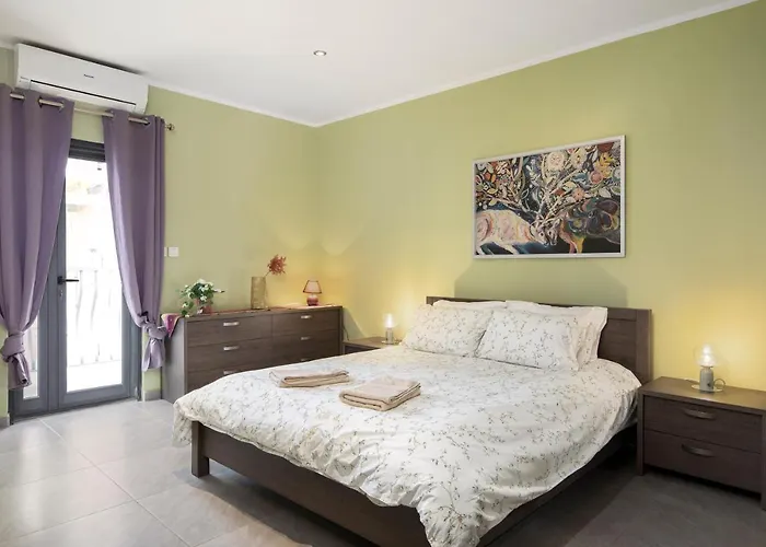 3br Penthouse With Huge Terrace - Sliema, Triq Trofimu * Sliema