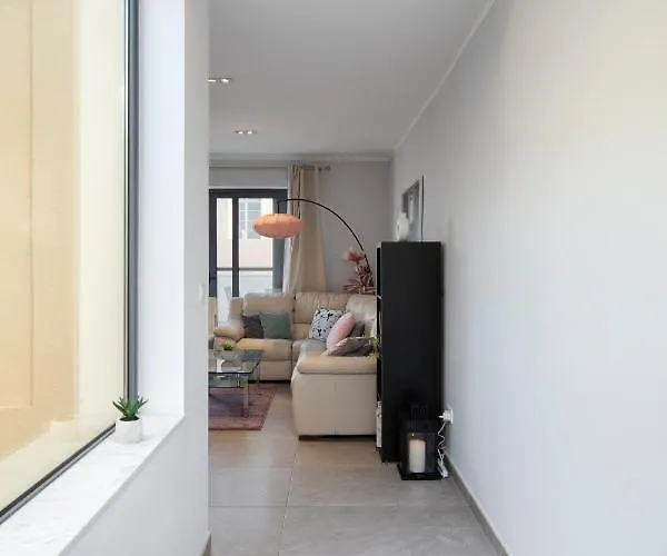 Apartment 3br Penthouse With Huge Terrace - Sliema, Triq Trofimu