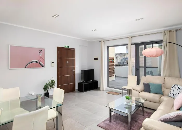 Apartment 3br Penthouse With Huge Terrace - Sliema, Triq Trofimu