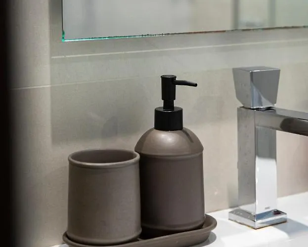 Apartment 3br Penthouse With Huge Terrace - Sliema, Triq Trofimu *