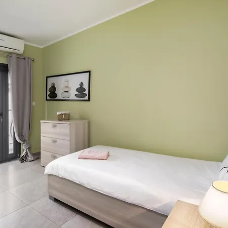 Lägenhet 3br Penthouse With Huge Terrace - Sliema, Triq Trofimu *