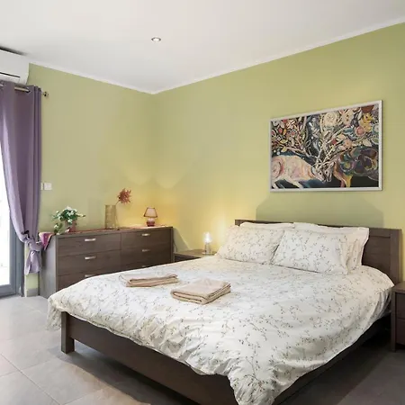 3br Penthouse With Huge Terrace - Sliema, Triq Trofimu * Sliema